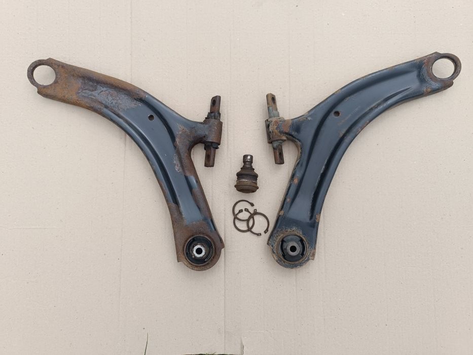 Ричаги передні Nissan Qashqai