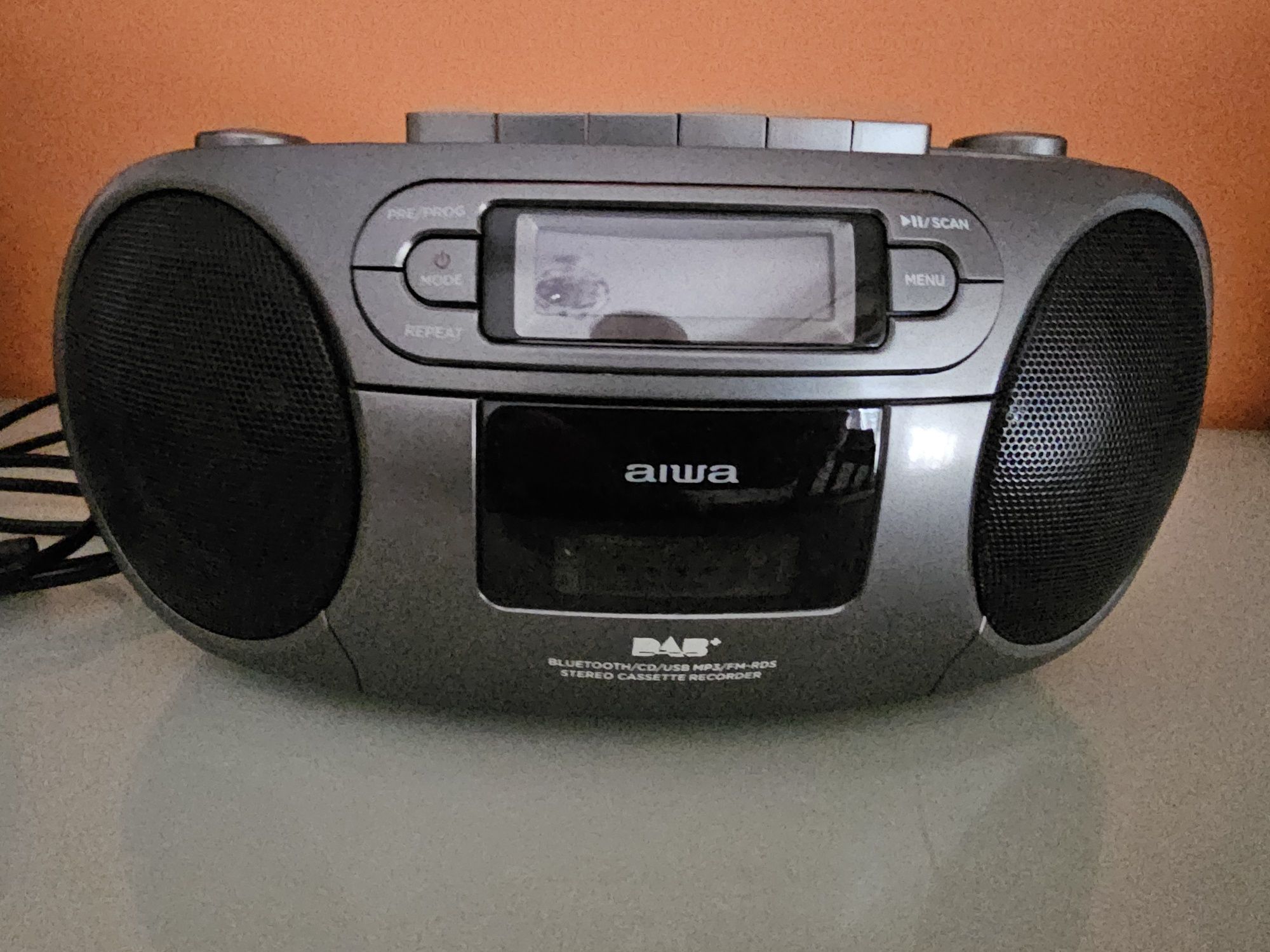 Aiwa BBTC-660DAB MG