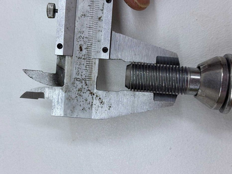 Pernos/parafusos de roda