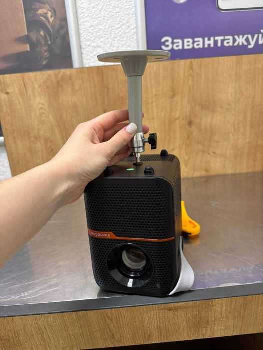 продам проектор для фільмів Hongtop