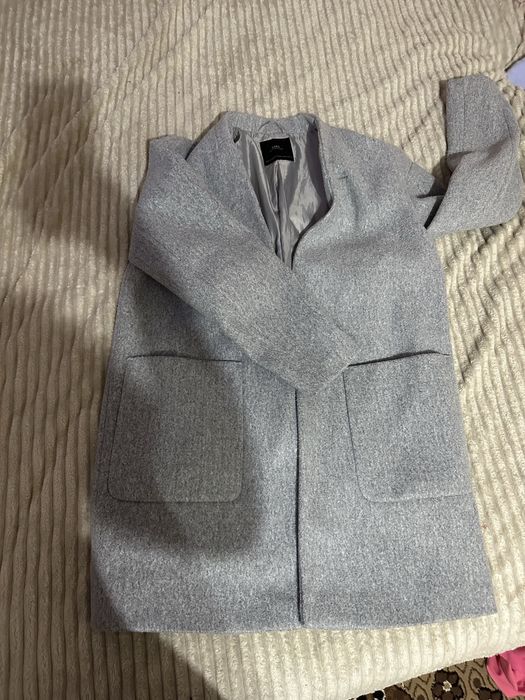Пальто шерстяне zara