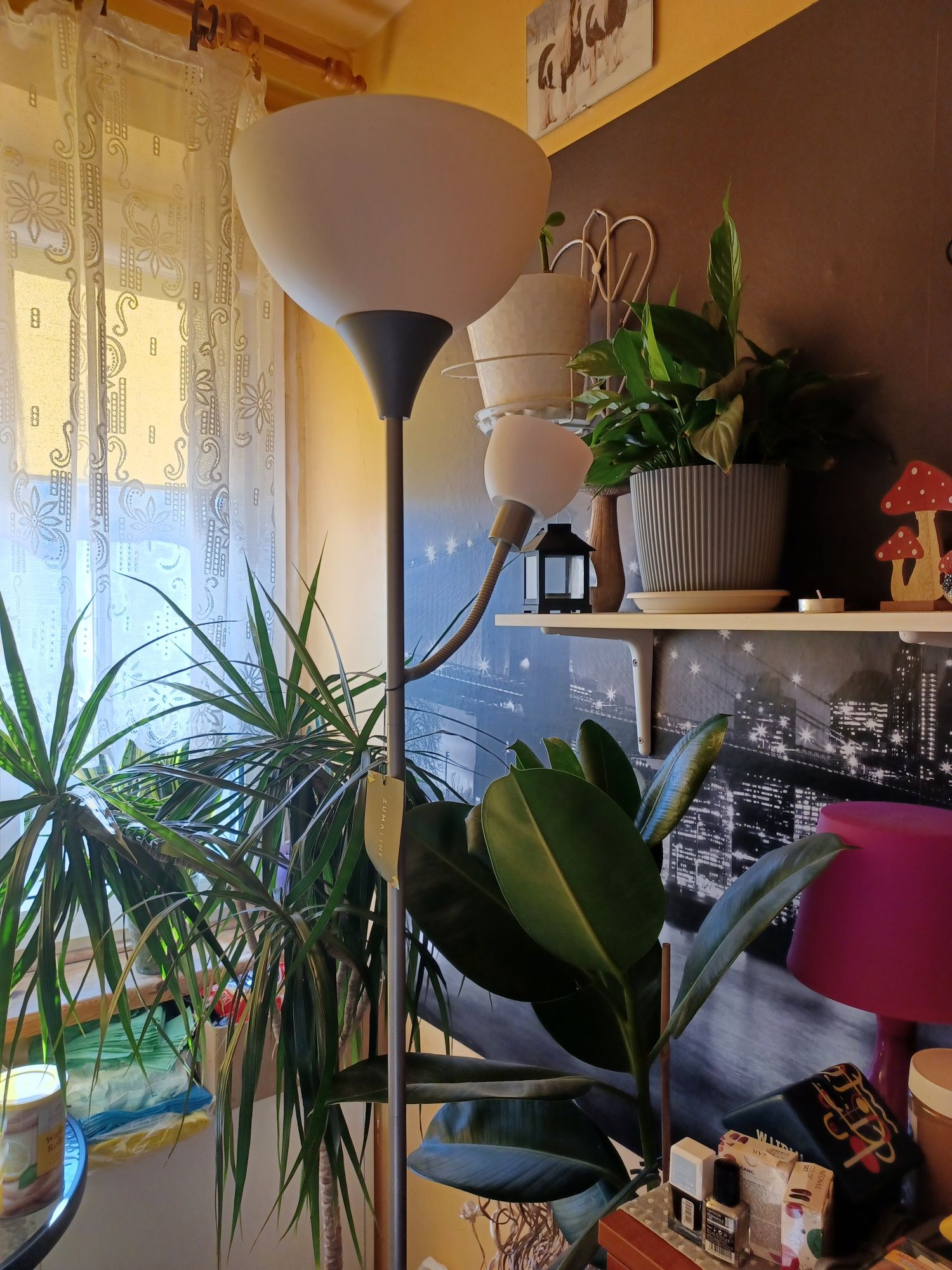 Lampa podłogowa wysoka