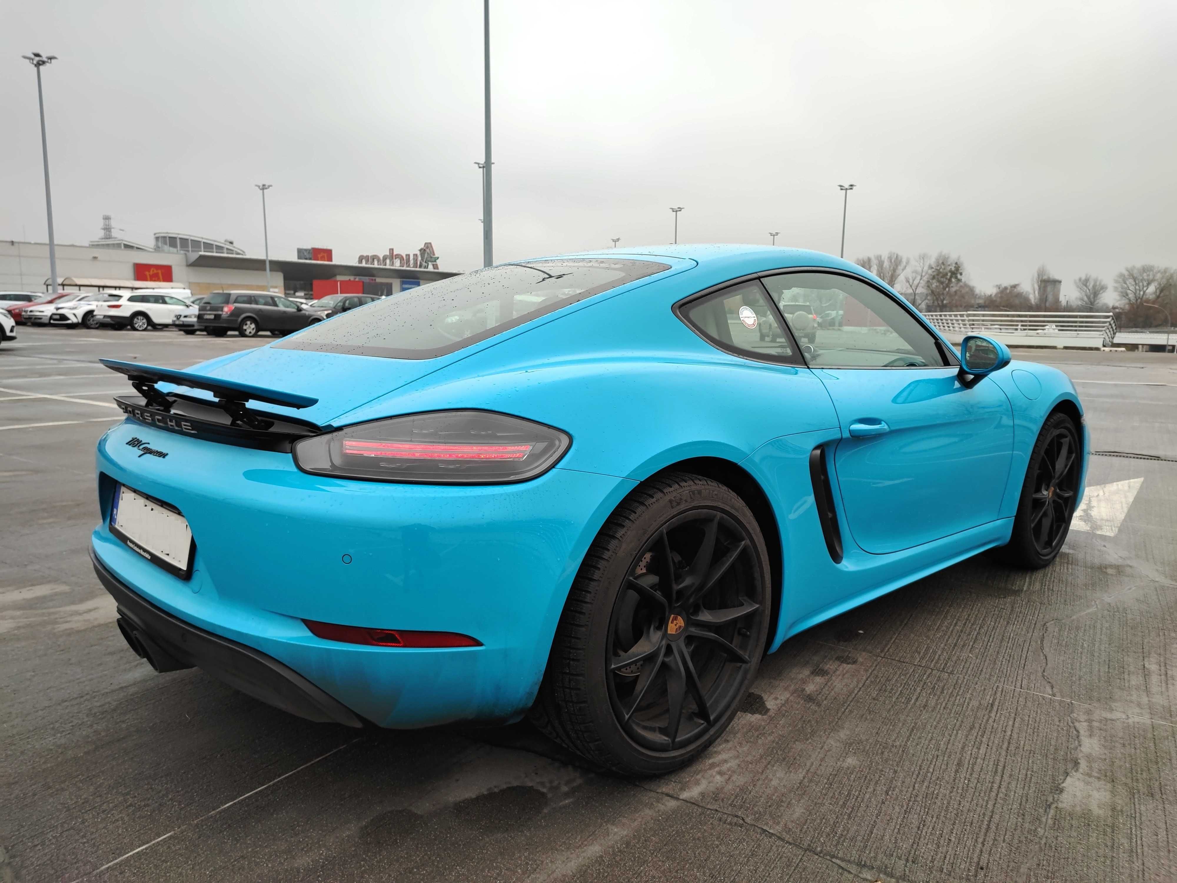 Wynajem wypozyczalnia samochodow aut premium Porshe cayman 711