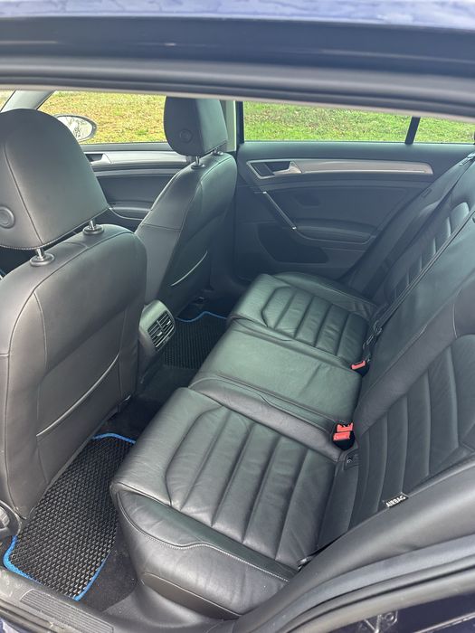 Фольцваген Е-ГОЛЬФ