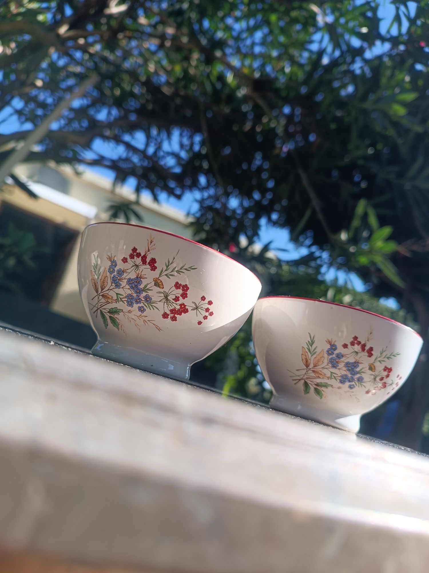 Duas tigelas pequenas, vintage