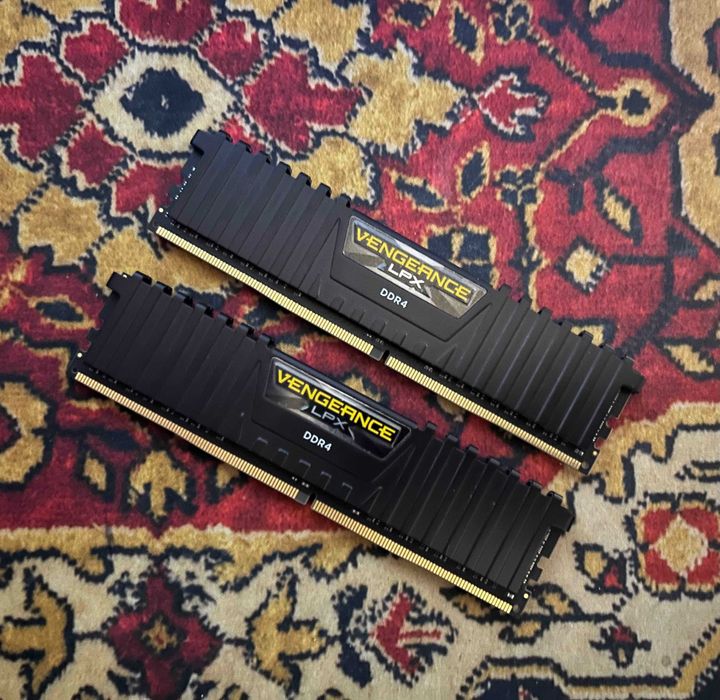 Corsair 16GB (2x8GB) 2666MHz CL16 Vengeance LPX Black