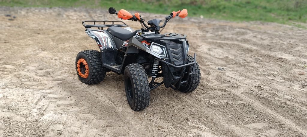 Quad magnum Apollo 250