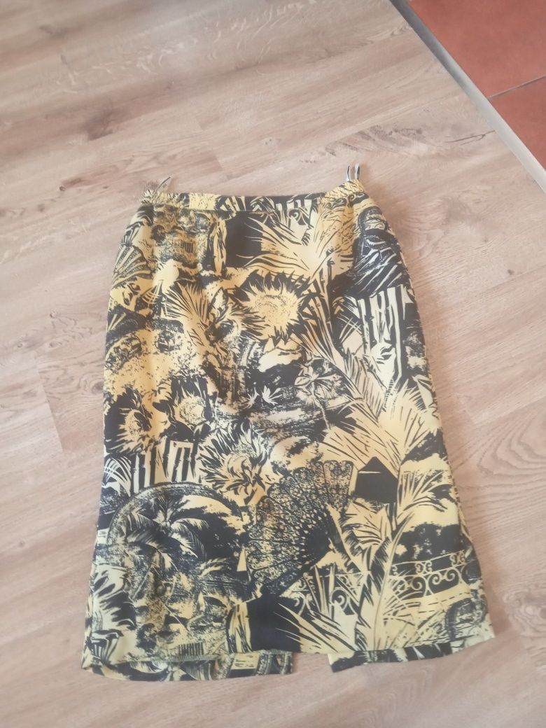 Spódnica na podszewce rozmiar 42