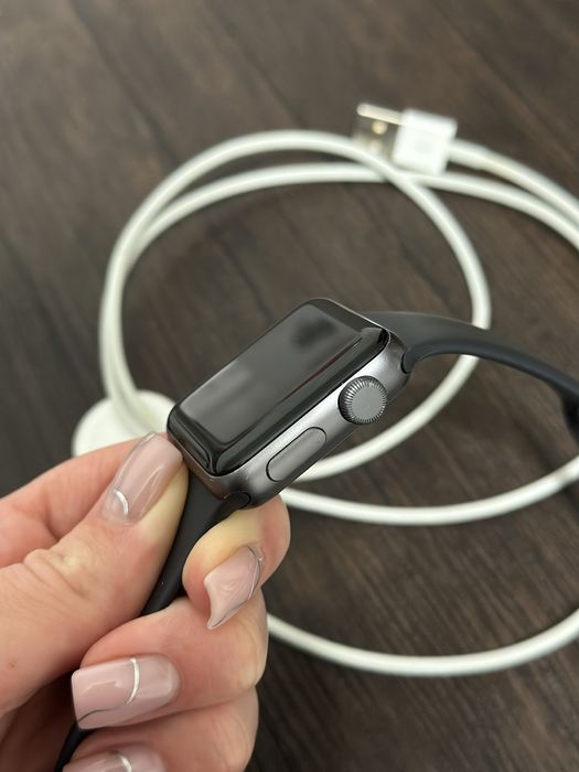 Apple Watch Series 3 • 38 mm • Aluminium Case