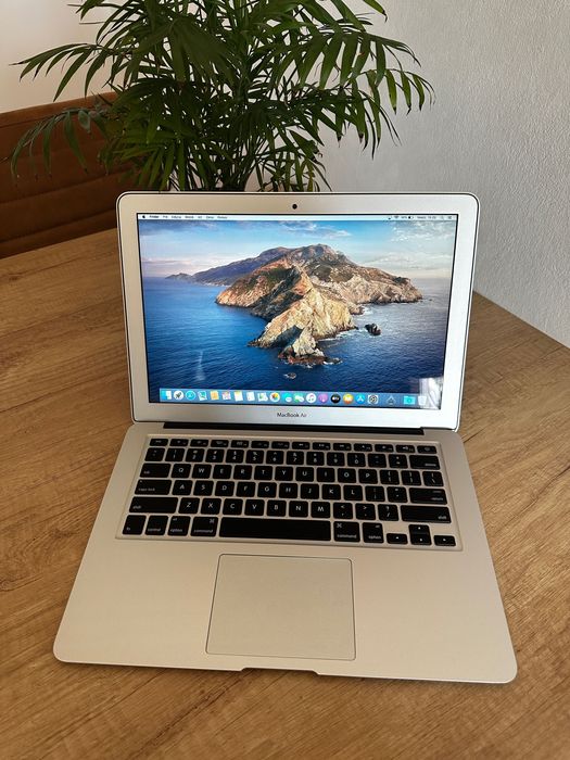 Apple MacBook Air 2015 2.2Ghz i7 8 GB ram 256 GB SSD