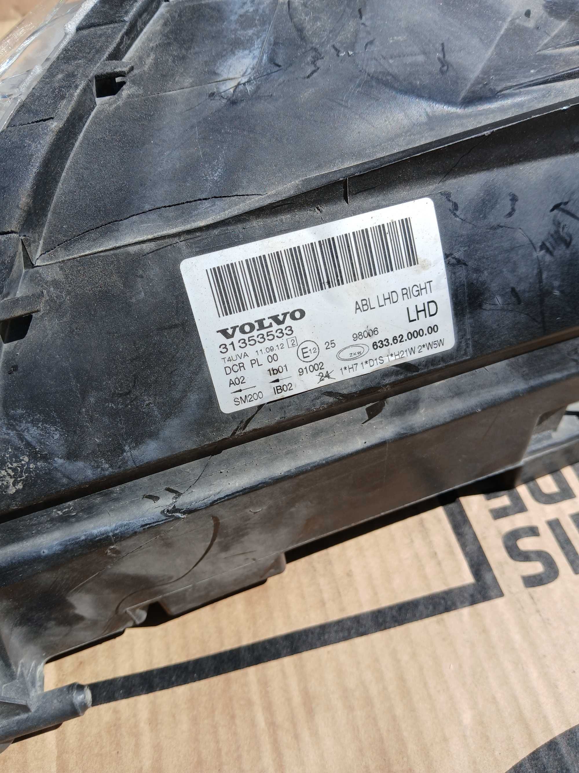Volvo S80 II V70 III XC70 II przednia lampa prawa prawy przód