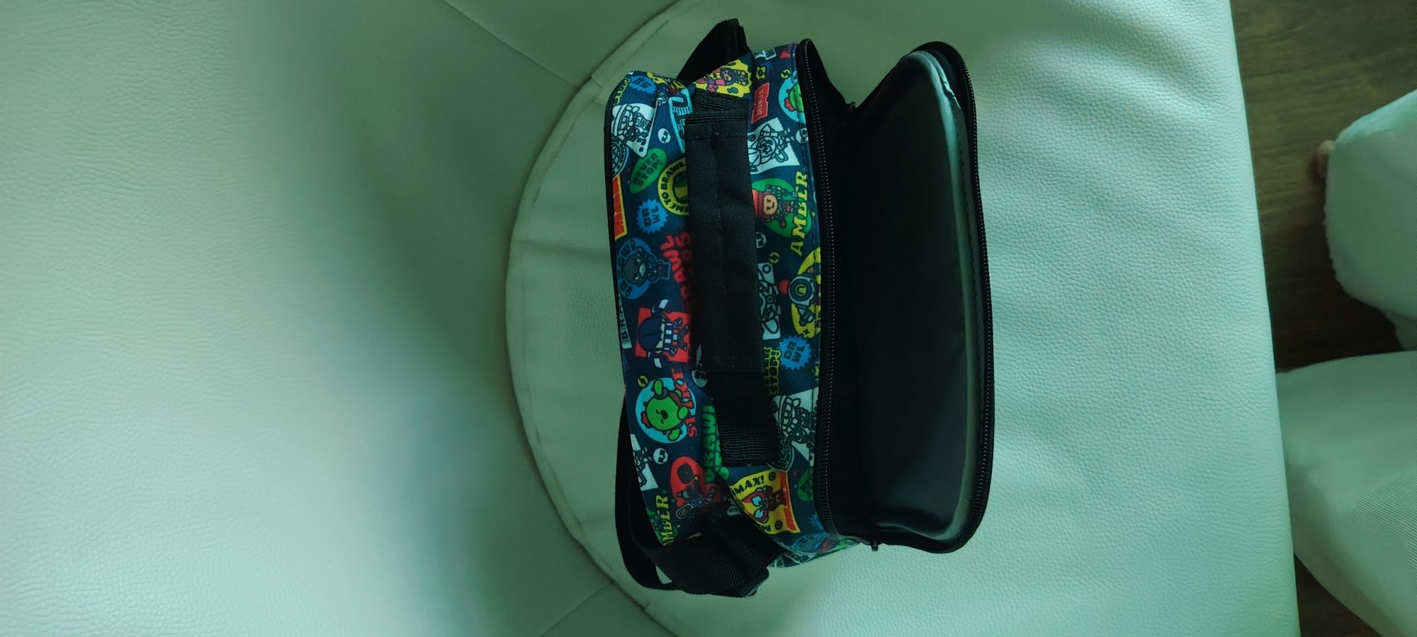 Mochila com rodas e lancheira