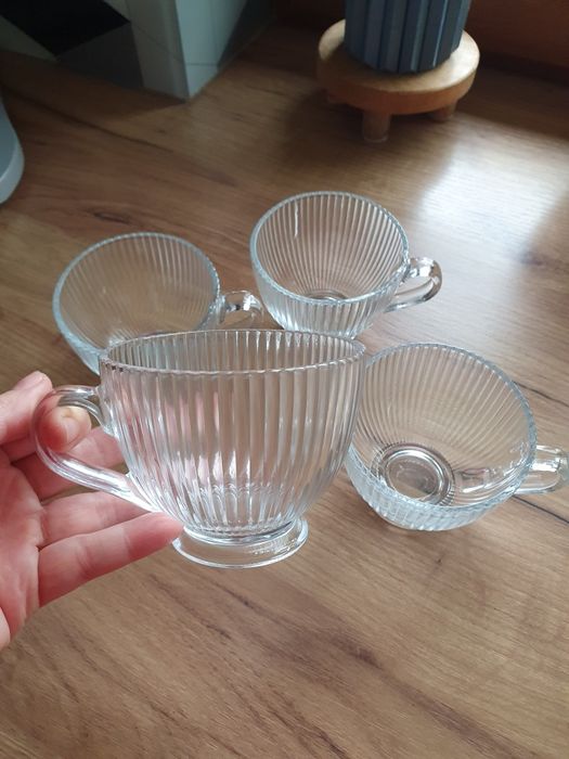 4 nowe filiżanki ryflowane