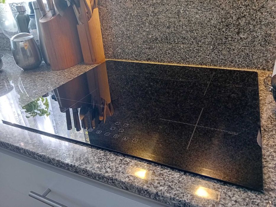 Placa de Indução Preta para encastre 60cm Jocel JPI4EI009333