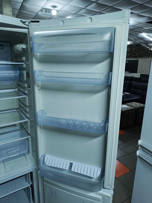 Двокамерний холодильник Indesit BH18.025