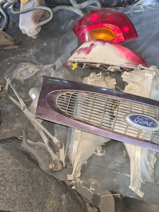 Панель приборов Форд Фиеста мк4