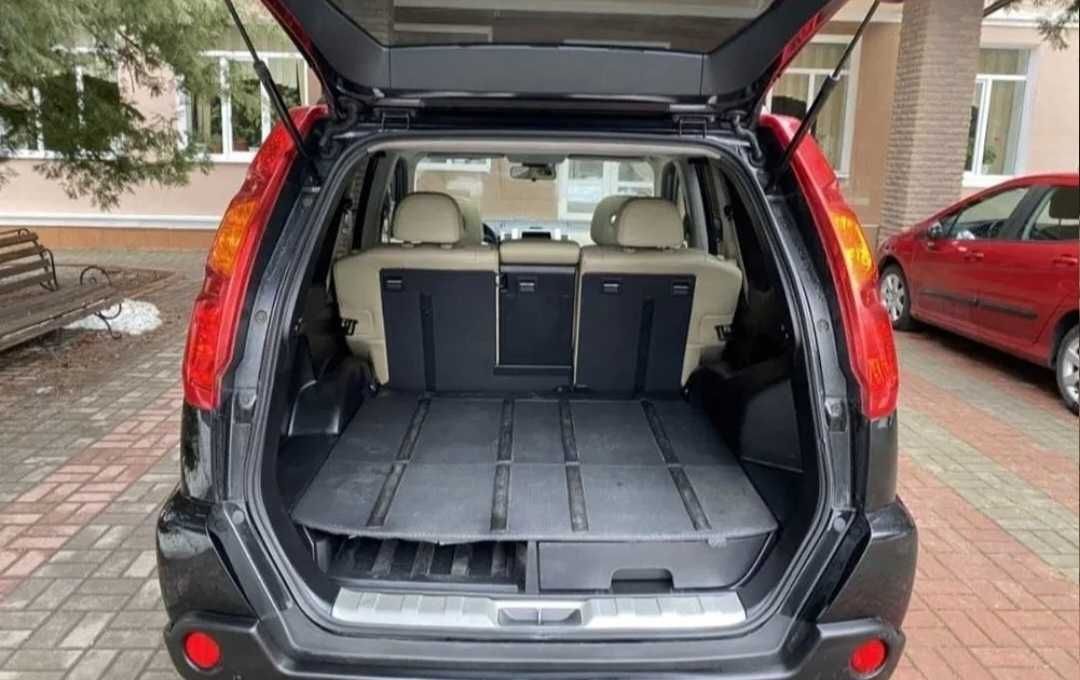 Продам автомобіль NISSAN X-TRAIL
