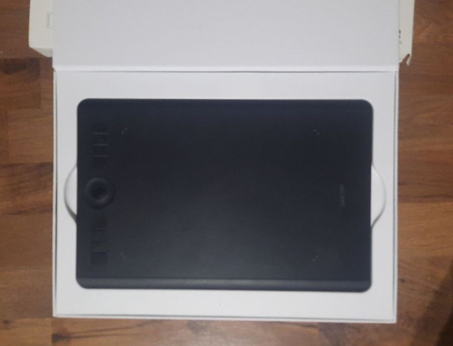 Pilna sprzedaż.Tablet graficzny Wacom Intuos M Pro.