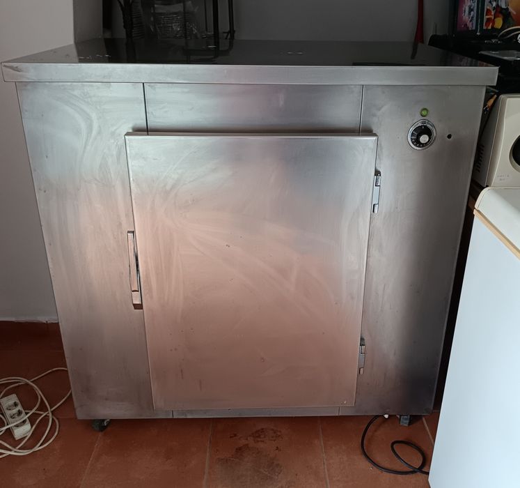 Balcão quente em inox com uma porta