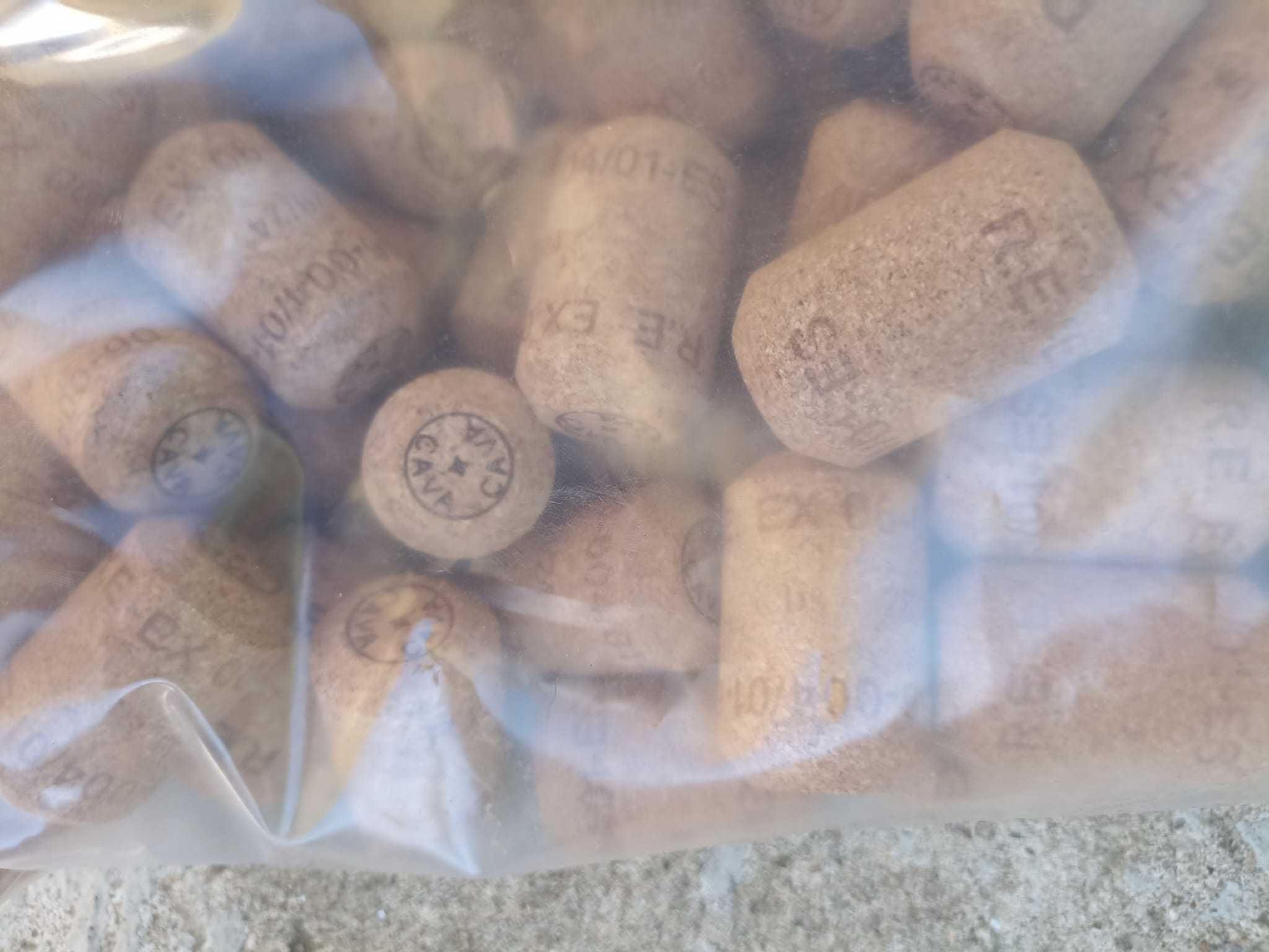 Rolhas de espumante e de garrafão