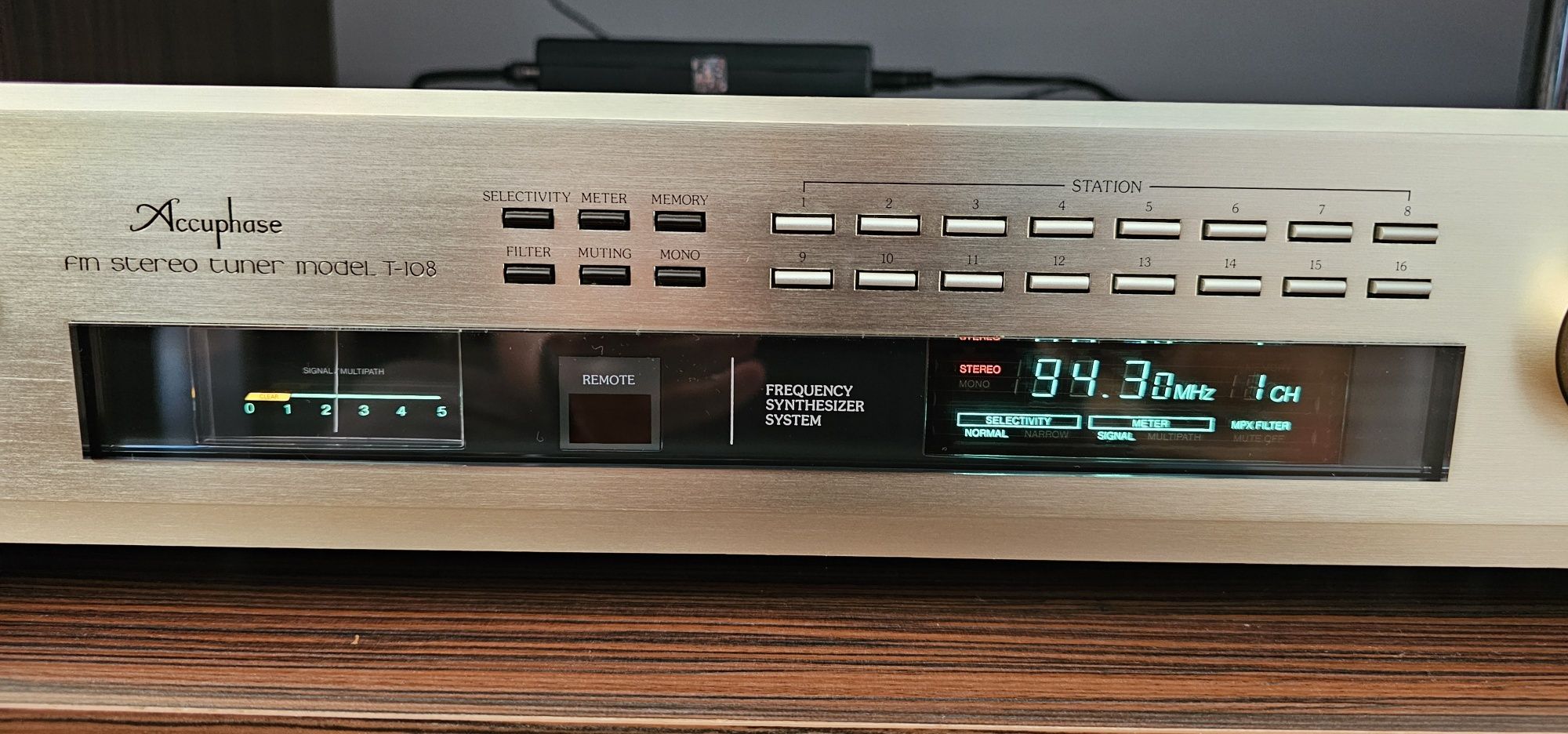 Accuphase tuner T-108 Vintage piękny pedantyczny stan po Serwisie