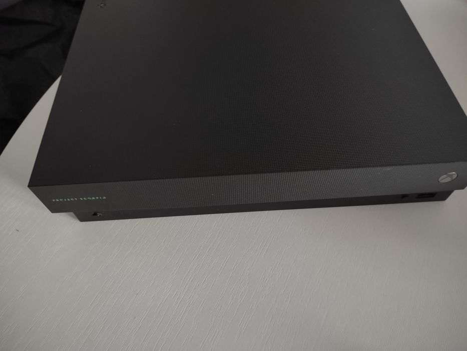 Xbox one Project Scorpio + 3 gry