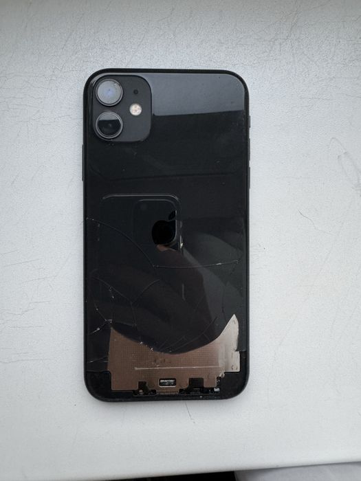IPhone 11 на 64 GB.