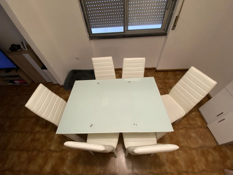 Conjunto mesa extensivel + 6 cadeiras