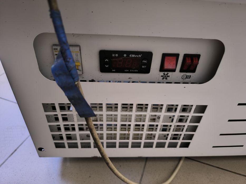 Холодильник морозильна камера