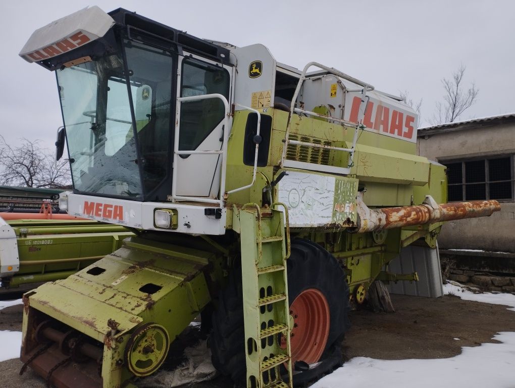 Комбайн CLAAS Mega 208, в комплекті з жаткою 1995p