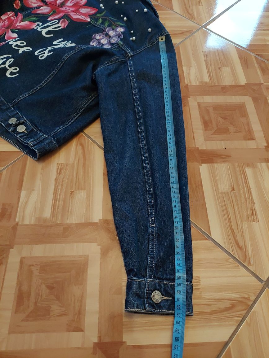 Ręcznie malowana kurtka jeansowa, ślubna 'all you need is love' Custom