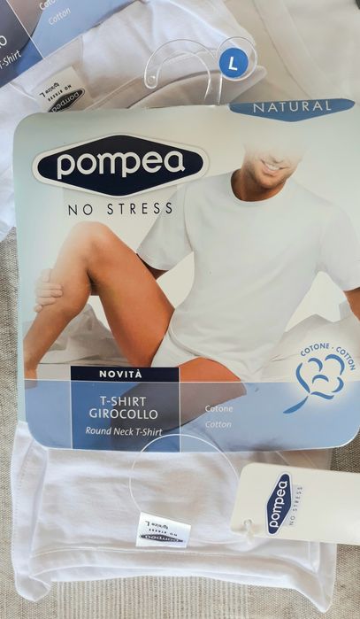 T-shirt básica 100%00 algodao. Marca italiana