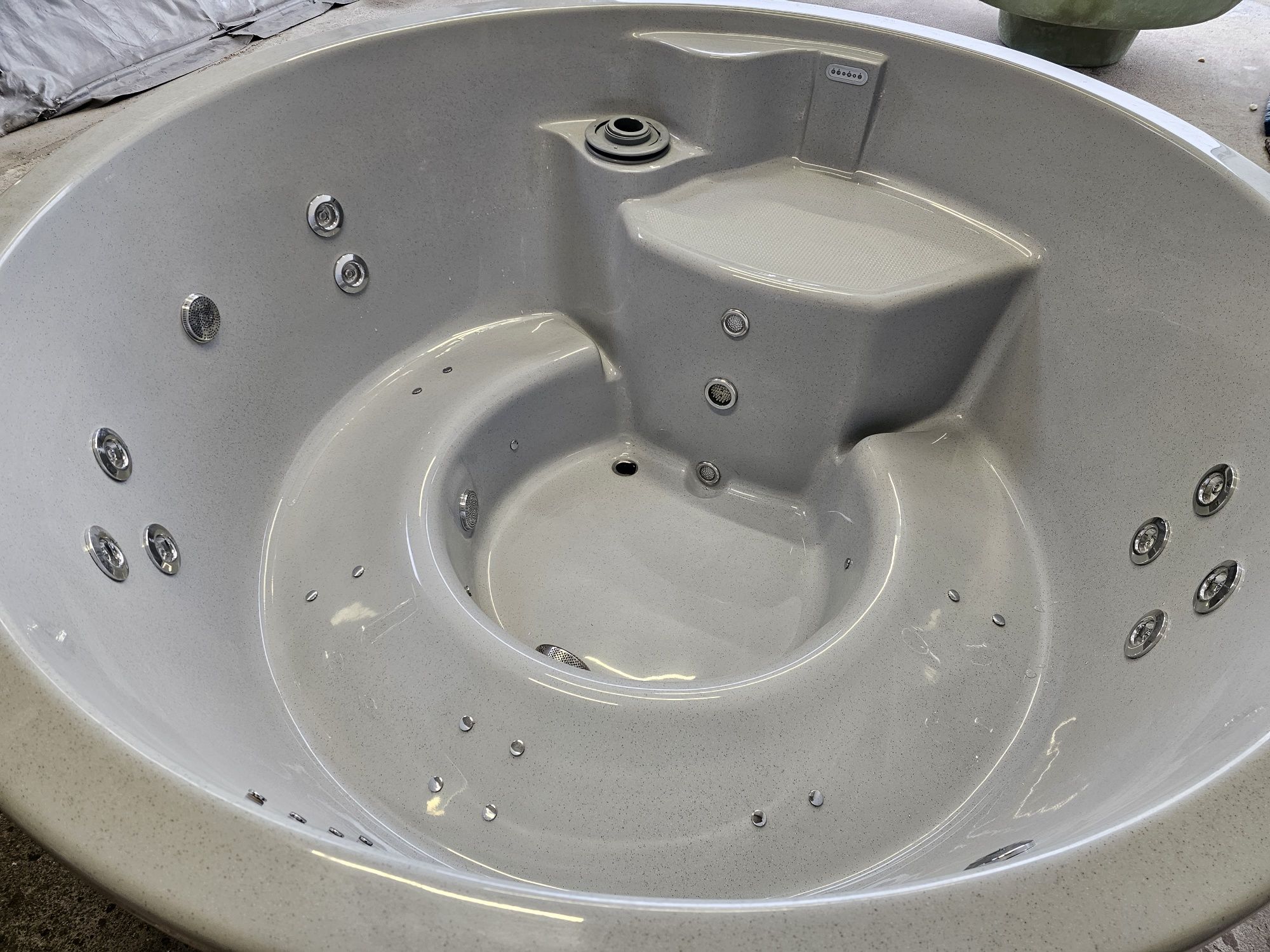 Balia 225 cm 8 osób HOT TUB Bania jacuzzi wanna ogrodowa