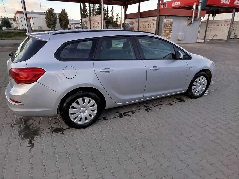 Opel Astra J 1,7cdti Sports Tourer 130kM