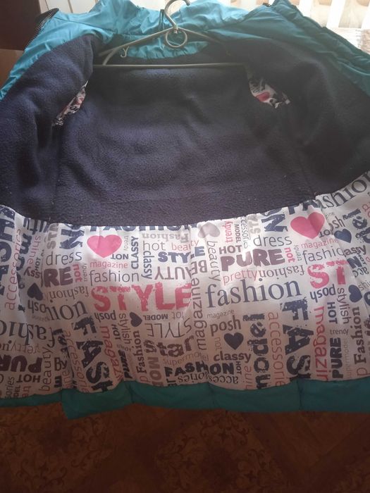 Куртка зимова для дівчинки  розмір 30 тепла та гарна на вік 8 років