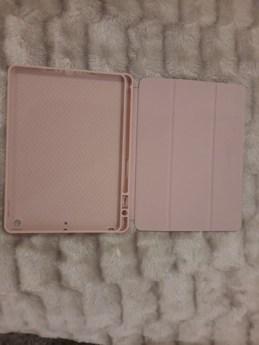 Чехол на планшет Spigen
