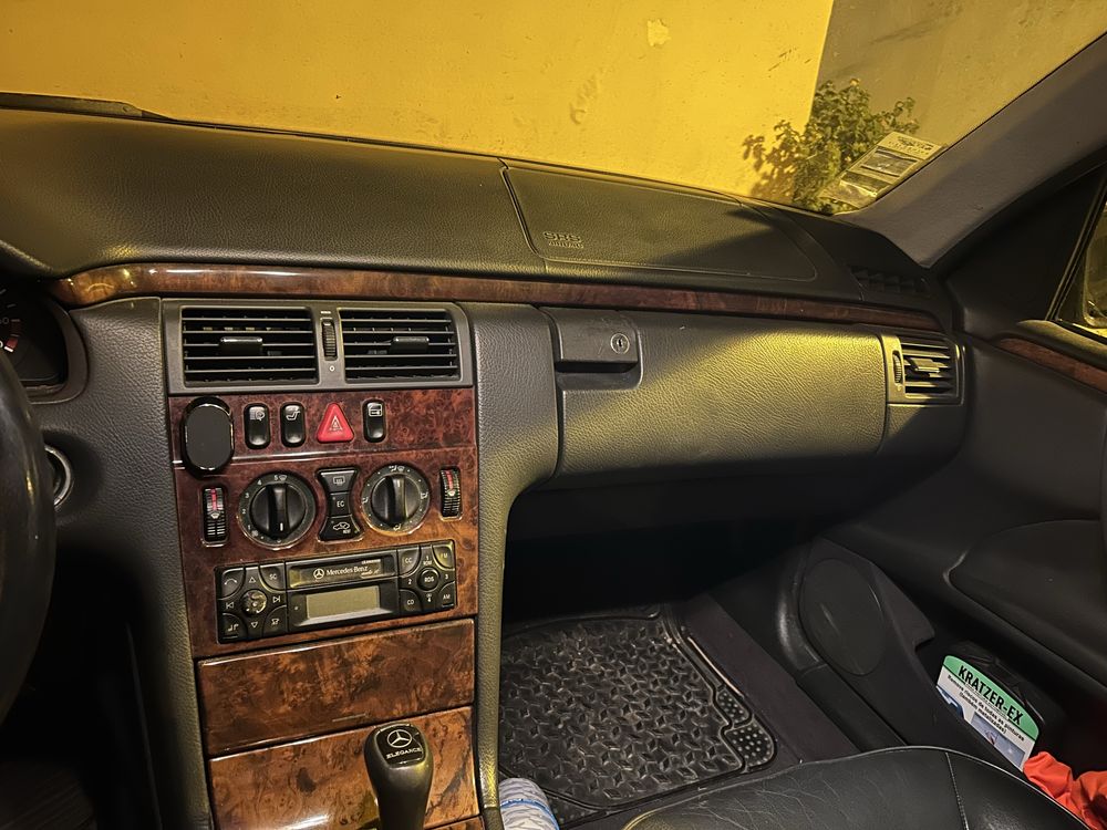 Mercedes E200 Kompressor 187cv