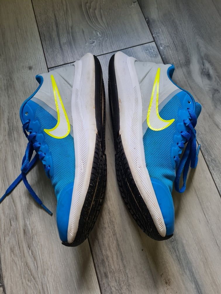 Buty Nike Starrunner 36