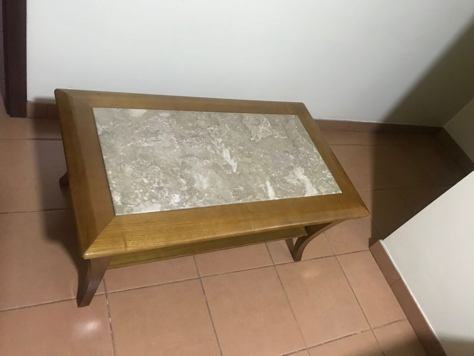 Mesa de centro em ótimo estado de conservação