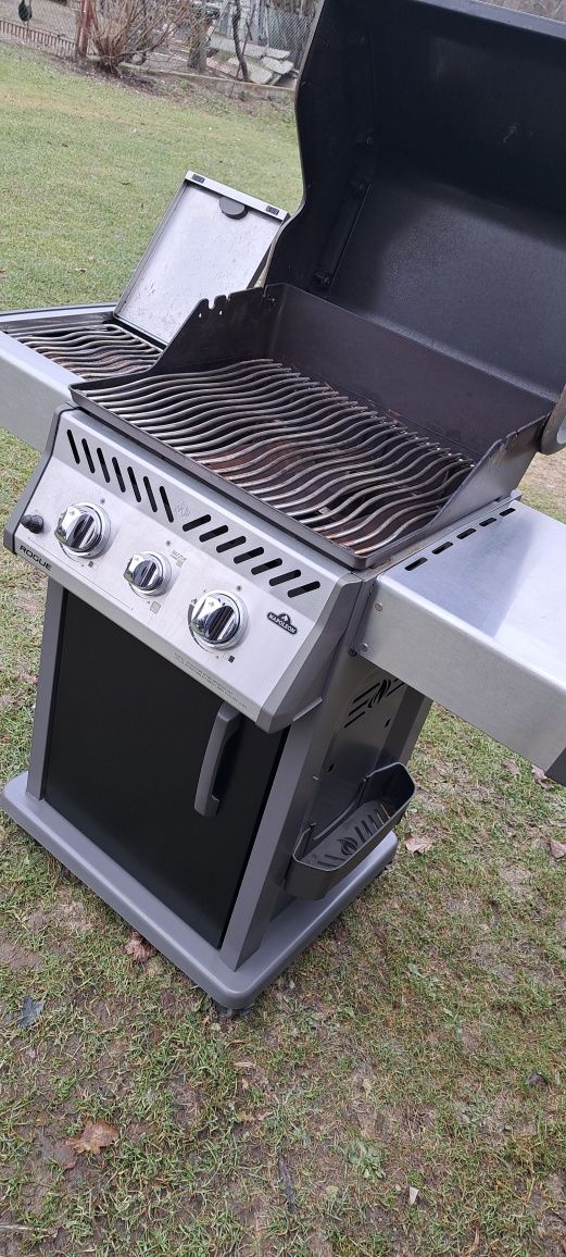Grill gazowy napoleon rogue