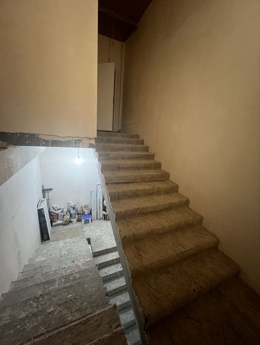 Продам дом 3 этажа +подвал