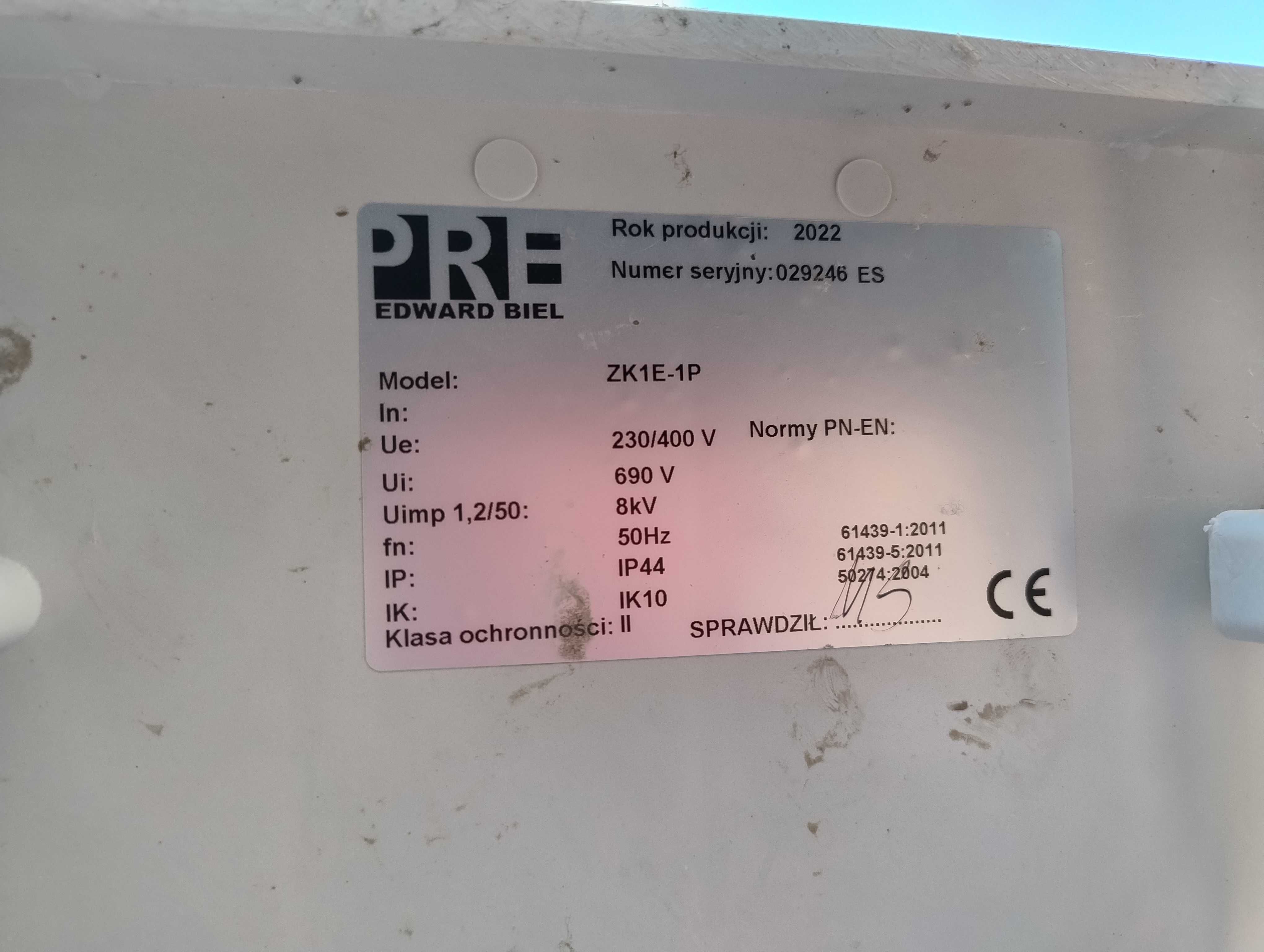 Rozdzielnia elektryczna uzbrojona nowa fundamentowa