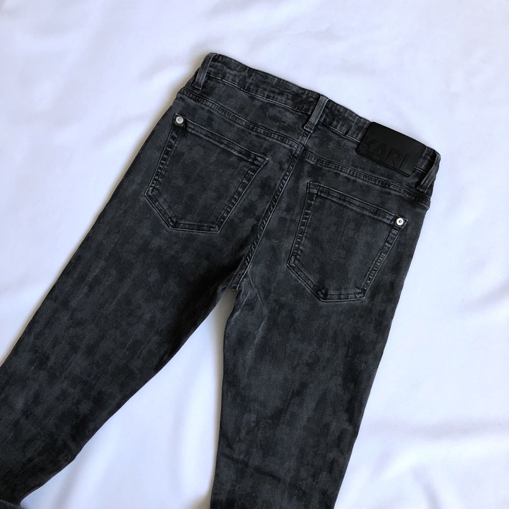 Джинсы Karl Lagerfeld Washed Black Jeans