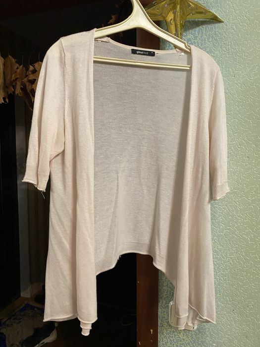 Віддам речі 44-46р