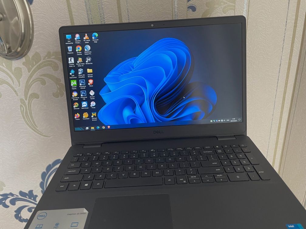 Ноутбук Dell Inspiron 3520 core i5-1135g7 12/256