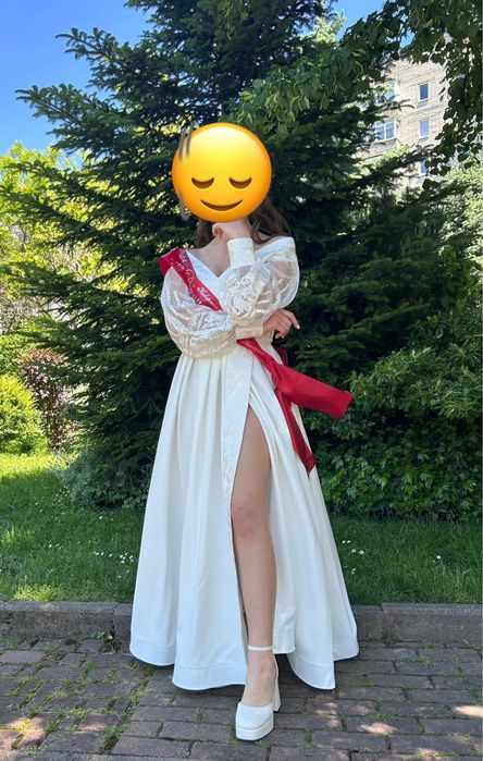 Сукня вишивана жіноча на свята