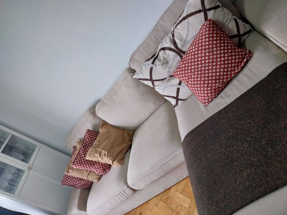 Sofá com chaise longue Ikea