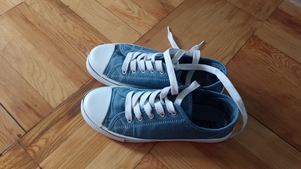 Продам кеды 35,5-36 размер