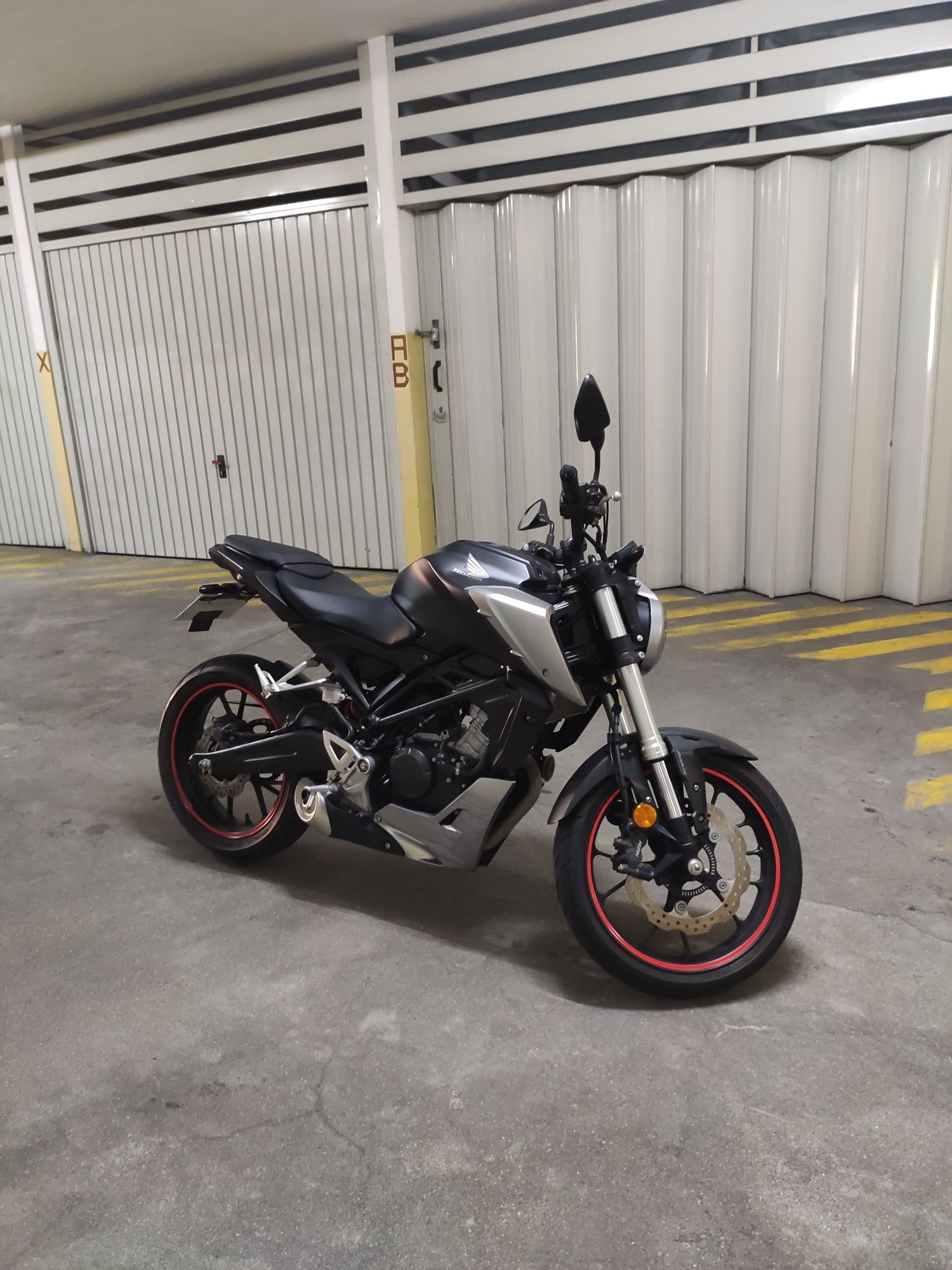 Vendo Honda CB125R 2018