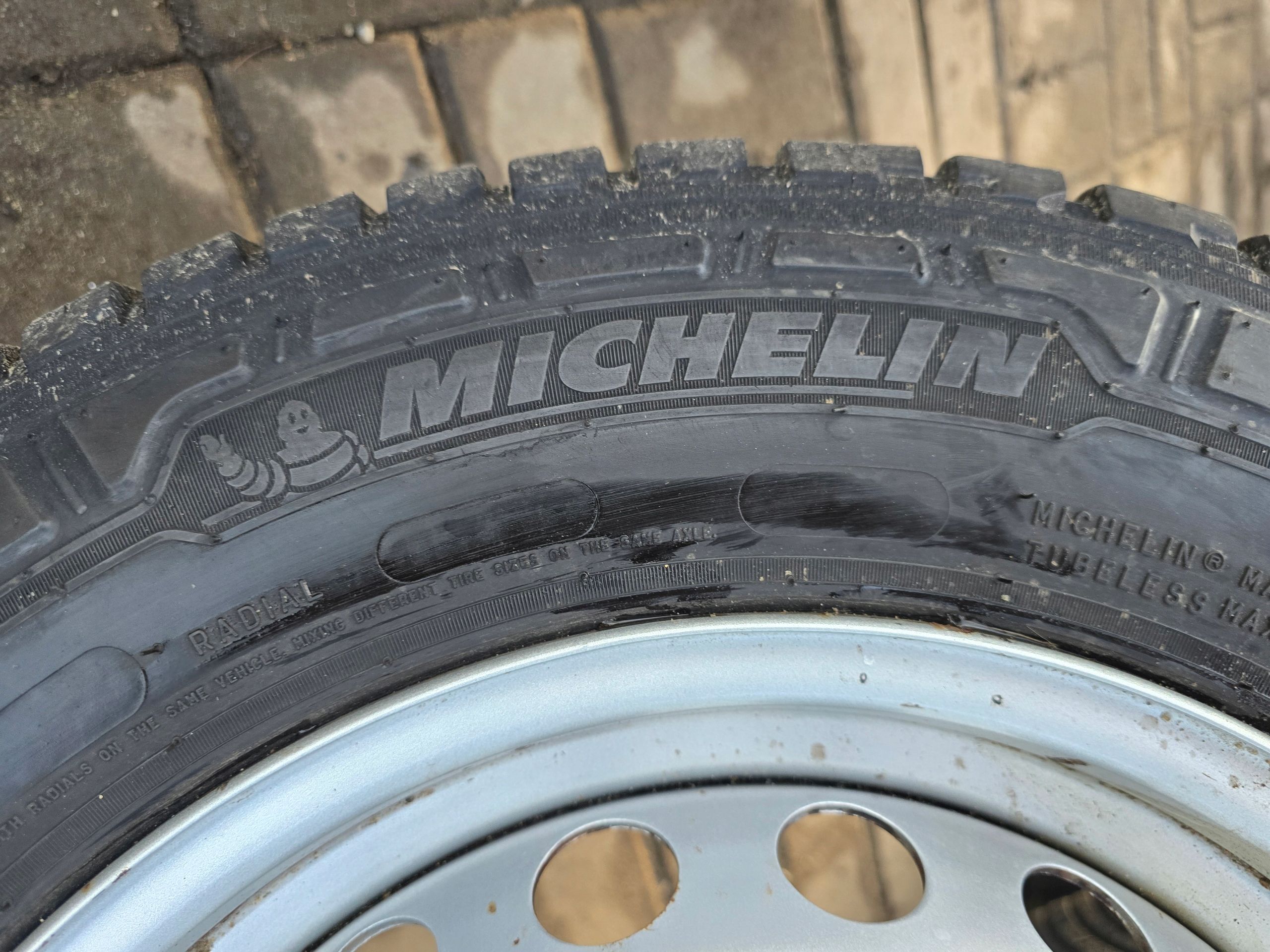 Michelin Agilis Crossclimate 215/65R15C 104/102T 8mm 4X 21R